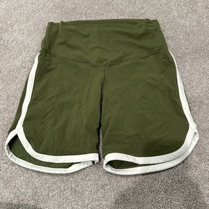 Aerie offline biker shorts size xl in Olive